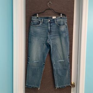LUCKY BRAND mid rise boyfriend jeans. Size 12/31